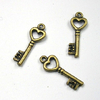 10 Stück Metallanhänger, Schlüssel, ca. 21x7 mm, Ösengröße 1,5 mm, Messing