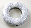 1 Stück Kunststoffperle Natur Imitat, Ring Marmoroptik weiß 39,5mm, Bohrung 2mm